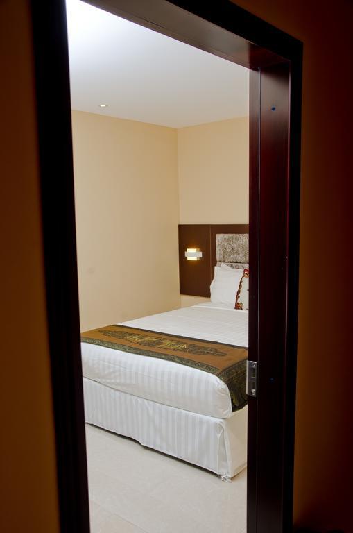 Grand Diamond Hotel Trinidad Piarco Eksteriør bilde